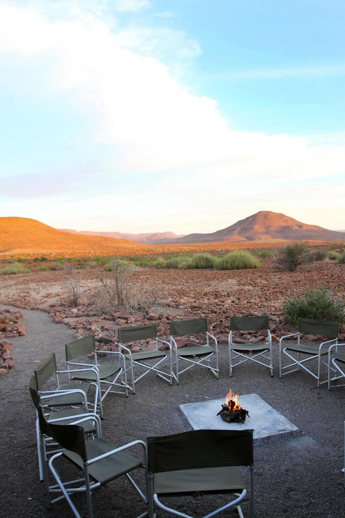 Etendeka Mountain Camp Damaraland Exteriör bild