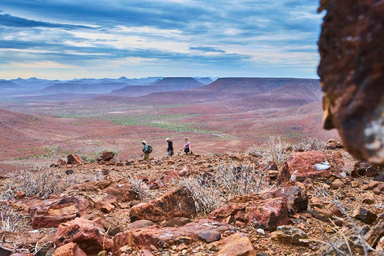 Etendeka Mountain Camp Damaraland Exteriör bild